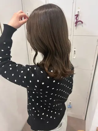 ミディアム オリーブ/ ナカミネアキナのヘアスタイル