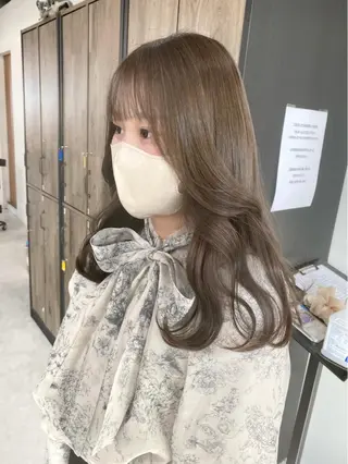 ロング カラー ヘアアレンジ 🌷FUKA🌷 まろやかハイトーンのヘアスタイル
