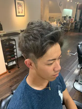ショート カラー パーマ メンズ 向井 優汰のヘアスタイル