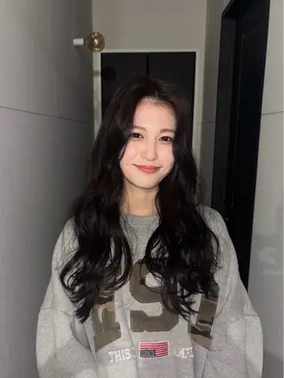 ロング 【eim】小塚 玲奈のヘアスタイル