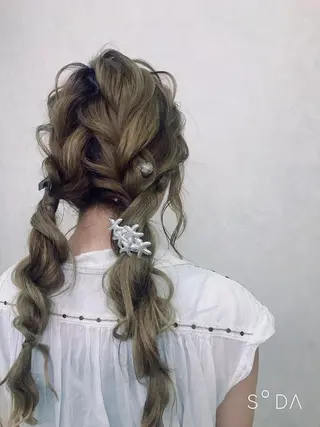 ロング ヘアアレンジ 山下 襟華のヘアスタイル