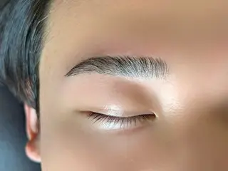 メンズ アイブロウ 梅田駅近！半個室 M'sアイブロウの眉毛・アイブロウイメージ