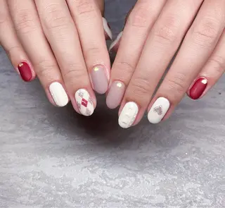 ネイル R inのネイルデザイン