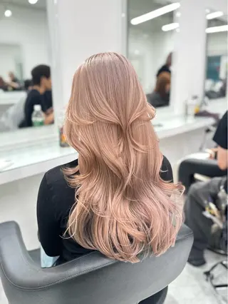 セミロング カラー ❄最強かわいいカラー ❄️MINA❄️のヘアスタイル