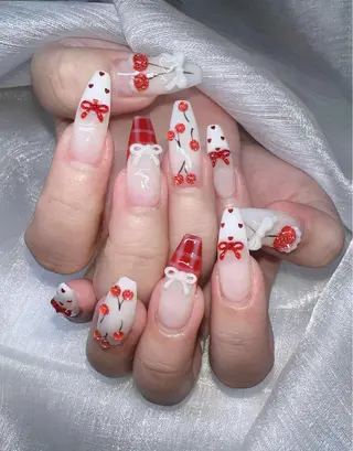 ネイル Lee Nailsのネイルデザイン