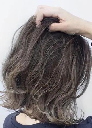 ミディアム カラー 【公式】amble luxe池袋東口🩷のヘアスタイル