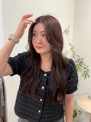 ロング カラー anna/ラフパーマ /くすみベージュのヘアスタイル