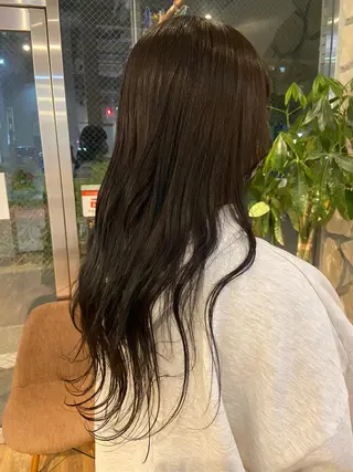 ロング カラー ハラダ ヒナミのヘアスタイル