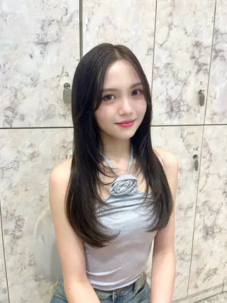 ロング レイヤーカット 新宿🤍Maiのヘアスタイル
