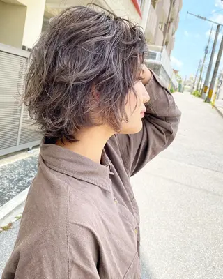 ショート カラー grand juteのヘアスタイル