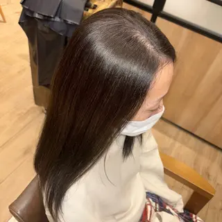 カラー 新原 陽那のヘアスタイル