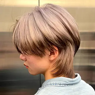カラー ウルフ/レイヤー/ ブリーチカラーのヘアスタイル
