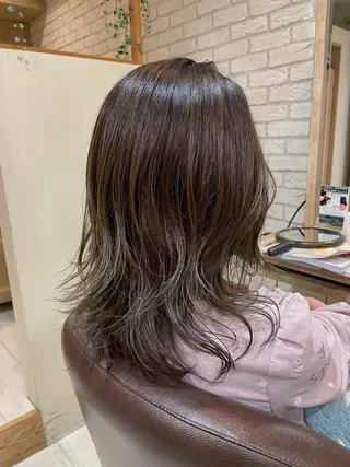 ミディアム カラー 清水 有実子のヘアスタイル