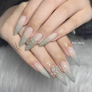 ネイル Hin Nailsのネイルデザイン