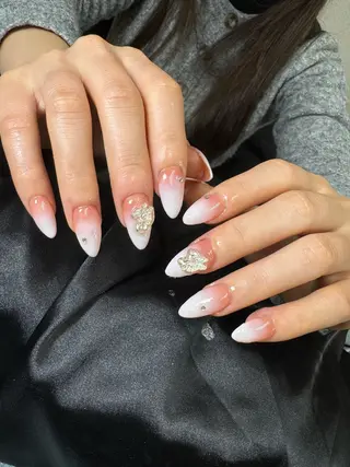 ネイル 𝓐𝓷𝓻𝓲 XiinhNailのネイルデザイン