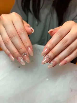 ネイル T.Lee Nail Lilyのネイルデザイン