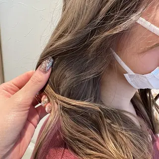 ロング 店長ハイトーンカラー 柞山史奈のヘアスタイル