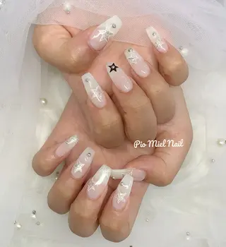 ミディアム Pio Mielのネイルデザイン