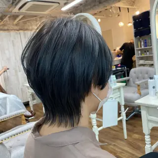 ショート カラー 大場 優のヘアスタイル