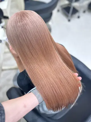 カラー ヘアアレンジ 艶カラー/ハイトーン /レイヤーカットのヘアスタイル