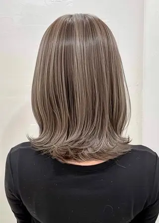 ミディアム レイヤーカット/ 美髪矯正/YUIのヘアスタイル