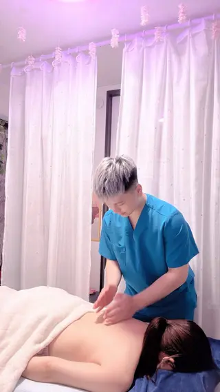 マッサージサロン AKIのネイルデザイン