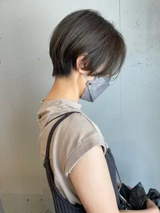 ショート カラー 東 みのりのヘアスタイル