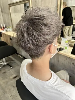 ショート サニーサイド大名 ダブルカラー髪質改善のヘアスタイル