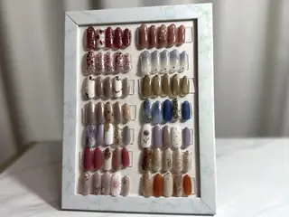 ネイル BURGUNDY ジョイシーのネイルデザイン