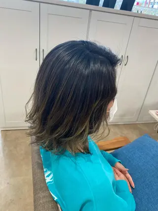 ミディアム カラー 饒平名 知也のヘアスタイル