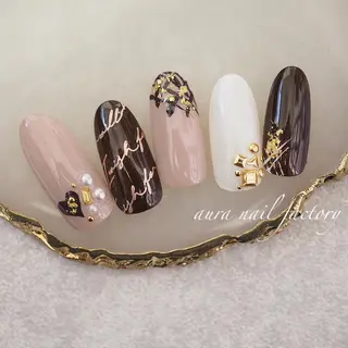 ミディアム カラー ネイル 赤羽 aura 深爪を断らない✨のネイルデザイン