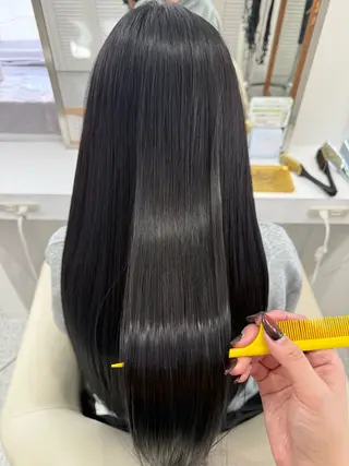 ロング LOMARLIE/ NATUMIのヘアスタイル