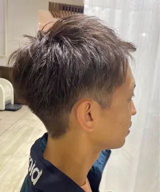 カラー メンズ 兼松 美香のヘアスタイル