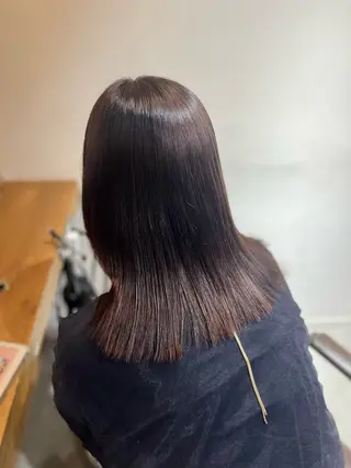 ミディアム 塩川ももこ/ 自然な縮毛矯正のヘアスタイル