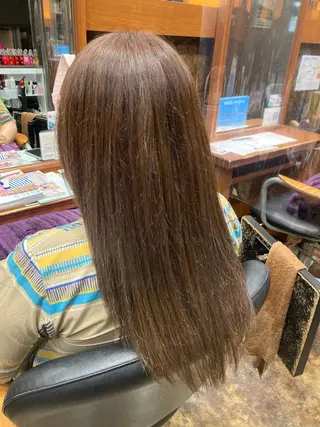 ロング カラー 八木 凜のヘアスタイル