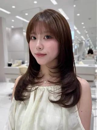 セミロング カラー 新宿/レイヤー 顔周りカット溝手優太のヘアスタイル