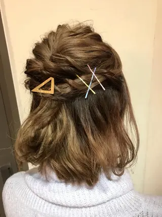 ミディアム ヘアアレンジ 🪐脱白髪染め 🪐松尾菜々美のヘアスタイル