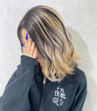 カラー Bish Yanaのヘアスタイル