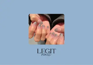 ネイル LEGIT nail AKARIのネイルデザイン