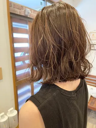 ミディアム トレンドパーマ 加藤菜月のヘアスタイル