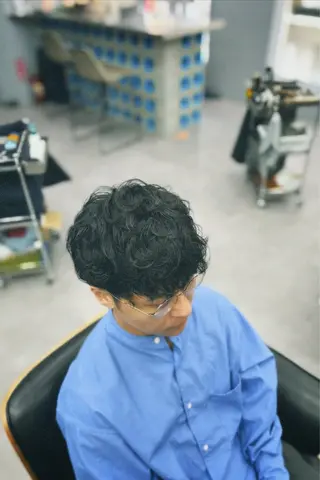 ミディアム パーマ メンズ 池袋メンズパーマ フェード純平のヘアスタイル