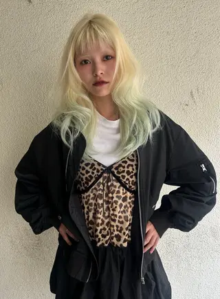 ロング レイカ /ハイトーンのヘアスタイル