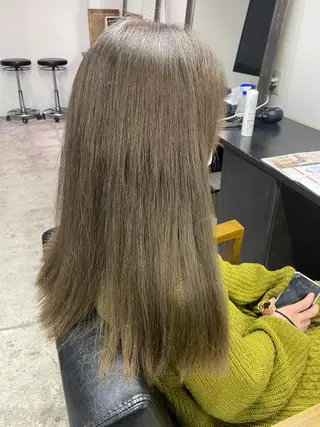 ロング カラー 林 真那のヘアスタイル