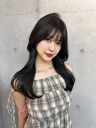 ロング ヒナ/レイヤーカット 艶感ワンカラーのヘアスタイル