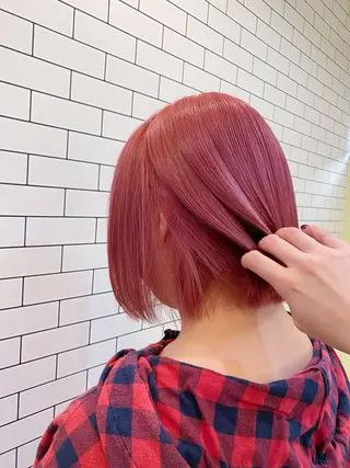 ショート カラー 南上 野々佳のヘアスタイル