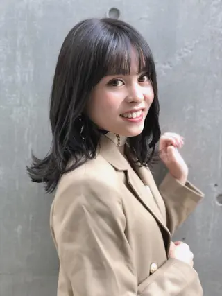 ミディアム カラー TOMOKA 艶髪/透明感カラーのヘアスタイル