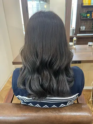 セミロング 白髪ぼかしマイスター 🫧shuri🫧のヘアスタイル