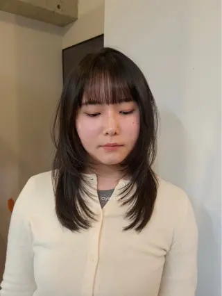 セミロング Kii/fiika/ 天神今泉🍊neneのヘアスタイル