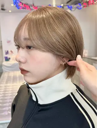 ショート ヘアアレンジ 🎀淡色×ブリーチ/ ベージュ✨RINOのヘアスタイル