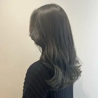 セミロング カラー 𝑺𝒂𝒌𝒊 🩶マンツーマン施術のヘアスタイル